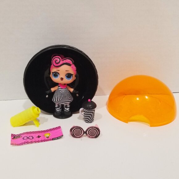 L.O.L. Surprise! Lights Glitter "Optical" Doll & Accessories, EUC - Picture 5 of 13